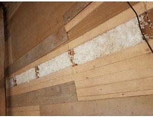 Vyplnění dutiny trámového stropu
